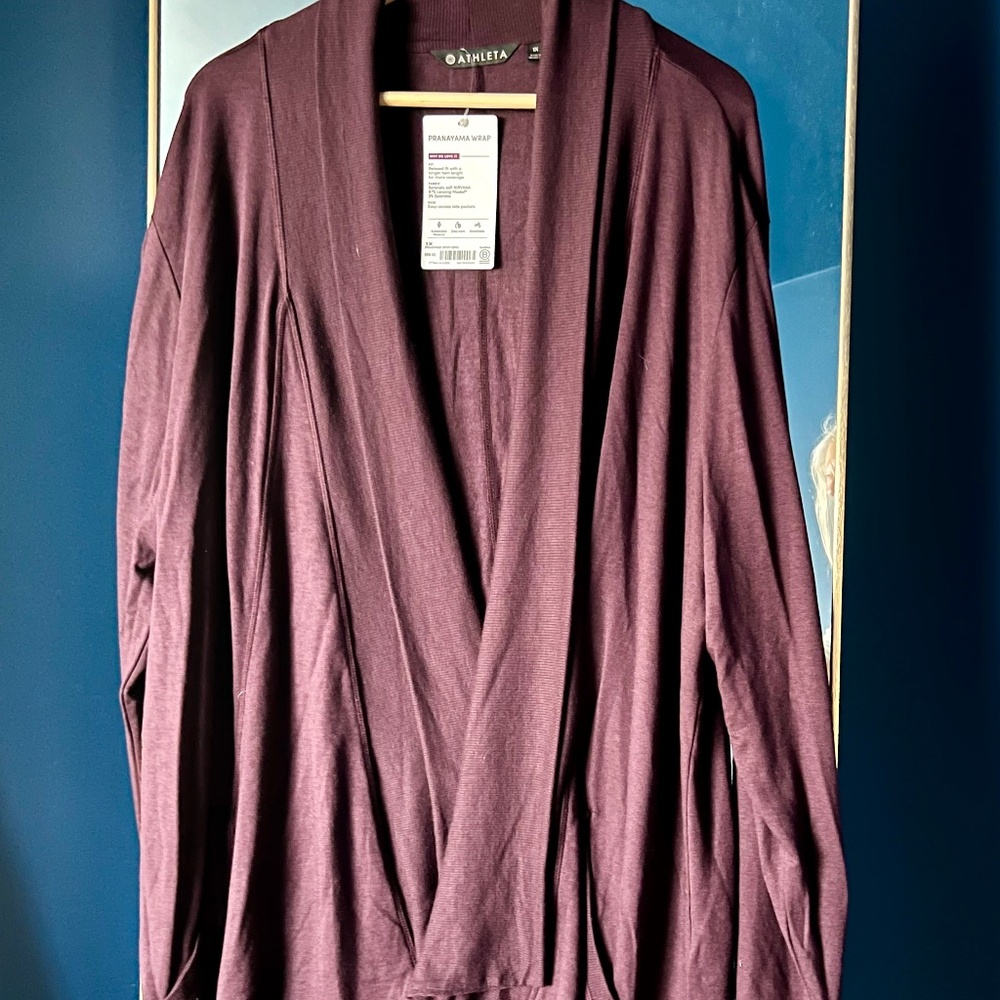 NWT Athleta Pranayama Wrap